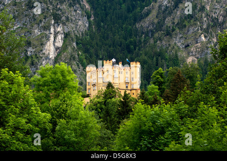 Il castello di Hohenschwangau e Castello di Schwangau vicino a Füssen, Allgaeu, Baviera, Germania Foto Stock