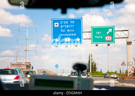 Sulla strada per l'aeroporto di Ben Gurion, Tel Aviv, Israele, Medio Oriente Foto Stock