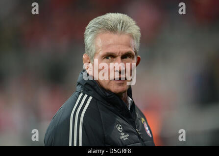 Monaco di Baviera, Germania. Il 2 aprile 2013. Monaco di Baviera allenatore Jupp Heynckes visto durante la UEFA Champions League quarti di finale prima gamba partita di calcio tra FC Bayern Monaco e Juventus Torino a München Arena di Monaco di Baviera, Germania, 02 aprile 2013. Foto: Andreas Gebert/dpa/Alamy Live News +++(c) dpa/Alamy Live News- Bildfunk+++ Foto Stock