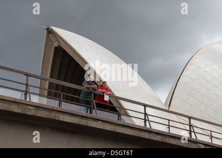 Sydney Opera House in un giorno grigio Foto Stock