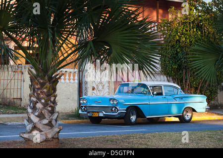 Cuba, provincia di Matanzas, Varadero, anni cinquanta-ser US-reso auto Chevrolet Foto Stock