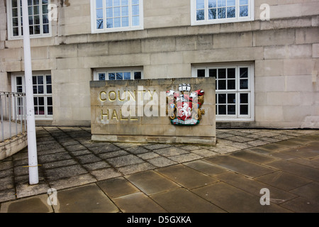 Kent County Council Edificio Principale / HQ, County Hall Uffici Del Consiglio segno, Maidstone Kent, England, Regno Unito Foto Stock