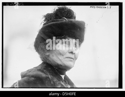Emmeline Pankhurst era un'attivista politica britannica e leader del movimento delle suffragette. Questo ritratto mostra il suo impegno per i diritti delle donne e la lotta per i diritti di voto delle donne nella Gran Bretagna all'inizio del XX secolo. Foto Stock