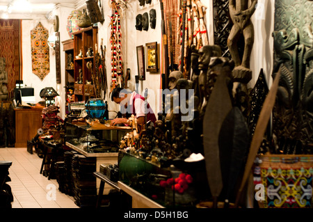 Negozio di artigianato, main bazaar, kuching, sarawak, Malaysia Foto Stock