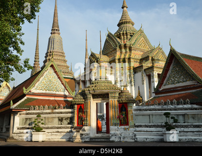 Monaco nel tempio Wat Pho Bangkok in Thailandia Foto Stock