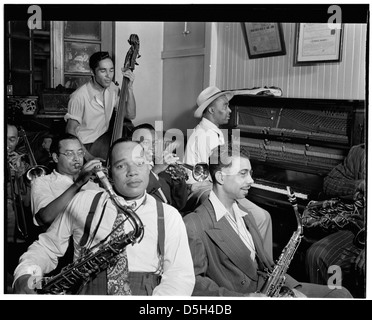 [Ritratto di Joe Thomas e Eddie Wilcox, fedele Charles Lodge n. 167, New York, ca. Ottobre 1947] (LOC) Foto Stock