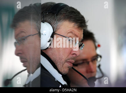 Il team principal della Mercedes Grand Prix, inglese Ross Brawn, mostrato durante il test drive a 'Circuito de la Comunitat Valenciana " pista di Valencia, Spagna, 02 febbraio 2010. L'unità di prova sono l'inizio della breve stagione di prova, prima dell'inizio del 2010 di Formula Uno stagione in Bahrein il 14 marzo 2010. Foto: Jens Buettner Foto Stock