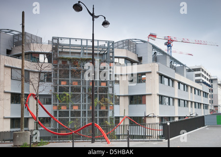 Dura costruzioni nel nuovo quartiere parigino "Paris Rive Gauche' sud di Parigi, in Francia, in Europa. Foto Stock
