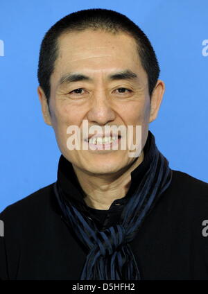 Regista cinese Zhang Yimou assiste una foto chiamata per il film 'una donna, una pistola e un Noodle Shop" (San qiang pai un jing qi) durante la sessantesima Berlinale Festival Internazionale del Film, 14 febbraio 2010, Berlino, Germania. Il festival si svolge fino al 21 febbraio 2010. "Una donna, una pistola e un negozio di Noodle' prende parte al concorso del festival. Foto: Tim Brakemeier Foto Stock