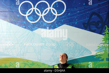 Tatjana Huefner di Germania celebra dopo aver vinto l'oro nella donna la concorrenza di slittino al Whistler Centro di scorrimento durante il Vancouver 2010 Giochi Olimpici, Canada, 16 febbraio 2010. Foto: Peter Kneffel Foto Stock