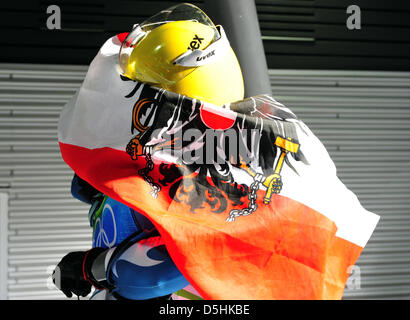 Andreas e Wolfgang Linger dell'Austria celebrare nella finish area durante gli uomini Luge raddoppia la concorrenza a Vancouver 2010 Giochi Olimpici in Whistler, Canada, 17 febbraio 2010. Team attardato al primo posto. Foto: Peter Kneffel +++(c) dpa - Bildfunk+++ Foto Stock
