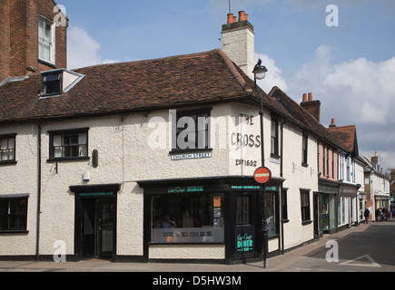 Croce Storica locanda risalente al 1652, Woodbridge, Suffolk, Inghilterra Foto Stock