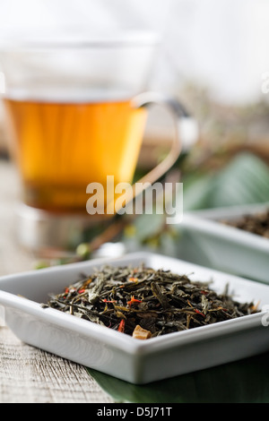 Tazza di tè verde cinese in vetro Foto Stock