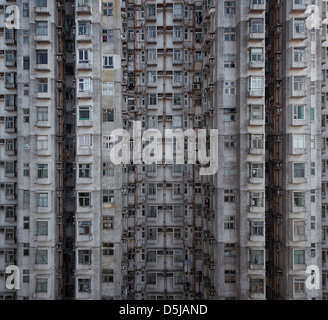 Una vista di un popoloso condominio in Hong Kong Foto Stock