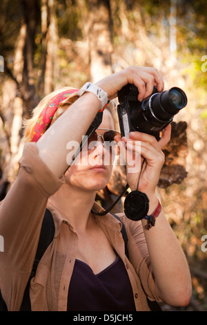 Madagascar, Funzionamento Wallacea, Matsedroy, studente studiare a piedi studente a fotografare Foto Stock