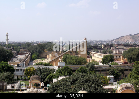Lunga vista di Jantar Mantar Jaipur India Rajasthan Foto Stock