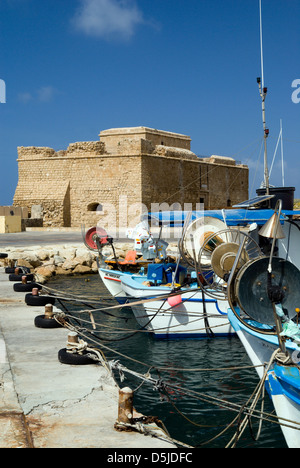 Castello medievale oltre al porto, Paphos, Cipro. Foto Stock