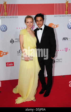 Janine Reinhardt e Kostja Ullmann a 'Deutscher Filmpreis' a Friedrichstadt Palast. Berlino, Germania - 08.04.2011. Foto Stock