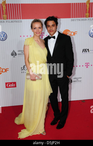 Janine Reinhardt e Kostja Ullmann a 'Deutscher Filmpreis' a Friedrichstadt Palast. Berlino, Germania - 08.04.2011. Foto Stock