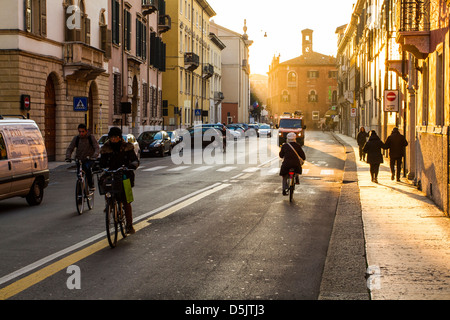 Strada del centro storico di verona. Foto Stock