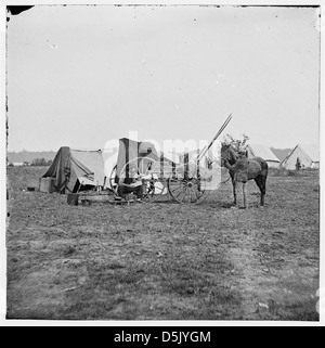 [Cold Harbor, Va. fotografo il suo carro e tenda] (LOC) Foto Stock