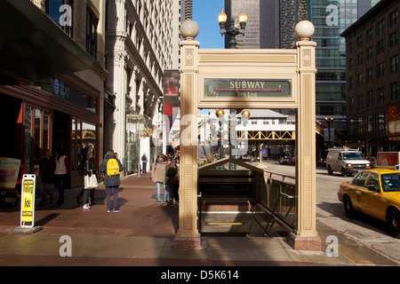 Metropolitana Linea Rossa entrata. State Street Chicago Foto Stock