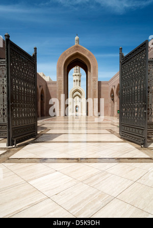 Sultan Qaboos grande moschea in Muscat Oman Medio Oriente Foto Stock
