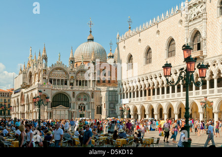 La Basilica e il Palazzo Ducale, San Marco, Venezia, Italia Foto Stock