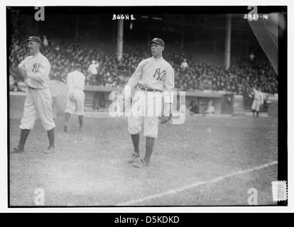 Lute Boone, giocatore di baseball dei New York Yankees, è raffigurato giocare al Polo Grounds. La fotografia fa parte della collezione Library of Congress, che documenta i momenti storici del baseball americano. Foto Stock