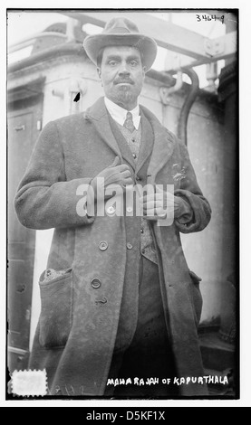 Questa immagine raffigura il Maharajah Jagatjit Singh Bahadur di Kapurthala, India. La foto lo cattura in abbigliamento formale, riflettendo il suo status reale e la partecipazione agli affari internazionali durante il suo regno. Foto Stock