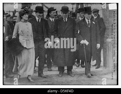 Asquith & moglie a opere Armstrong, Sindaco di Newcastle sulla destra (LOC) Foto Stock