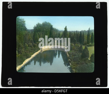 Questa immagine raffigura la casa di George Dupont Pratt, conosciuta come "Killenworth", situata a Glen Cove, New York. E' un esempio di architettura dei primi anni del XX secolo e di proprietà di lusso che vivono nell'area. Foto Stock