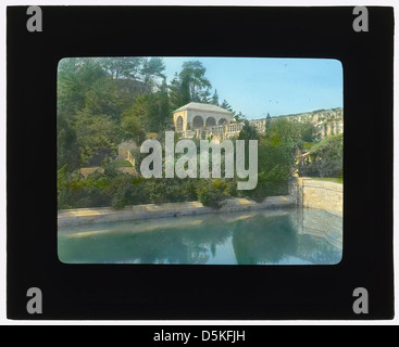 La casa di George Dupont Pratt, conosciuta anche come 'Killenworth', si trova a Glen Cove, New York. Questa dimora storica riflette lo stile di vita benestante dei primi anni del XX secolo nella regione. Foto Stock