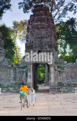 Angkor Wat il tempio costruito dal re Suryavarman II UNESCO World Heritage Site Angkor Thom Bayon tempio di stile. Foto Stock