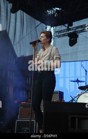 Eva Briegel effettuando al partito della ventola per la donna tedesca mondiale di calcio Moenchengladbach, Germania - 26.06.2011 Foto Stock