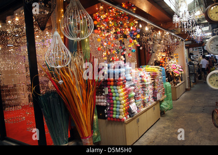 Luce di fantasia in stallo in un negozio presso il Mercato del fine settimana di Chatuchak a Bangkok Foto Stock