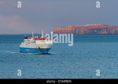 MV Hamnavoe arrivando a Scrabster Foto Stock