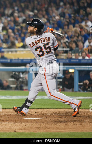 03.04.2013. Los Angeles, California, USA. San Francisco Giants interbase Brandon Crawford (35) durante il Major League Baseball gioco tra i Los Angeles Dodgers e i San Francisco Giants al Dodger Stadium di Los Angels, CA. I Giganti sconfitta dei Dodgers 5-3. Foto Stock