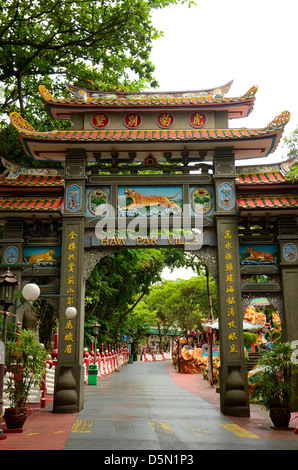 Arco d'ingresso alla Haw Par Villa park Singapore Foto Stock