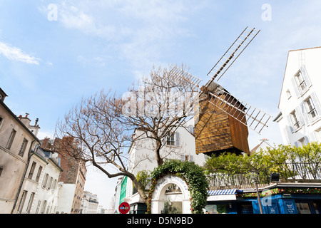 Il mulino a vento storico - Moulin de la Galette, Montmartre, Parigi Foto Stock