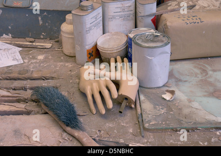 Dettaglio del banco da lavoro al manichino Studio, REGNO UNITO Foto Stock