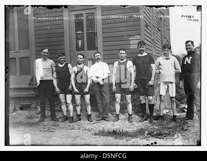 Trainer Hayes; Warnes; Allen; Sec'y Calver; Spenceley; Parchi; Erskine; Murray Trainer (LOC) Foto Stock