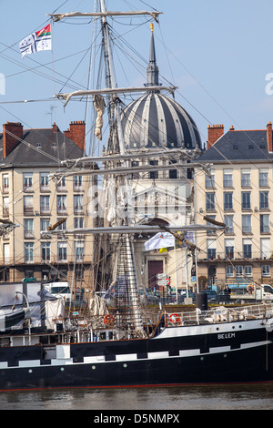 La nave a vela Belem ormeggiata sulla Loira a Nantes, Francia Foto Stock