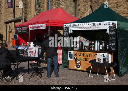 Blackpool, Lancashire, Regno Unito. Il 6 aprile 2013. Il grande Blackpool Chili Festival nella bella rivisitata St Johns Square, punto di riferimento di un evento organizzato da Chili Fest UK. Il luogo di ritrovo dei proprietari offerta di Blackpool sono desiderosi di rendere Blackpool Chili Festival una delle sue principali attrazioni durante la stagione turistica. Credito: Mar fotografico / Alamy Live News Foto Stock