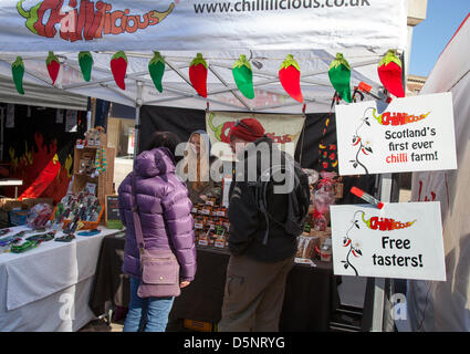 Blackpool, Lancashire, Regno Unito sabato 6 aprile 2013. Peperoncino scozzese stallo a grande Blackpool Chili Festival nella bella rivisitata St Johns Square, punto di riferimento di un evento organizzato da Chili Fest UK. Il luogo di ritrovo dei proprietari offerta di Blackpool sono desiderosi di rendere Blackpool Chili Festival una delle sue principali attrazioni durante la stagione turistica. Foto Stock