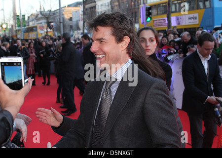 Tom Cruise sul tappeto rosso per la premiere europeo di 'Oblivion' al Savoy Cinema su O'Connell Street a Dublino Foto Stock