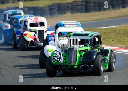 Tarporley, Inghilterra. 6 Aprile, 2013. Jean-Michel Poncelet nella sua leggenda Coupe durante la gara di BARC incontro ad Oulton Park Foto Stock