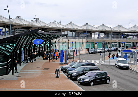 Il terminale 1 Satolas Saint-Exupéry aeroporto internazionale di Lione Francia Foto Stock