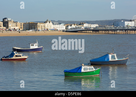 Spiaggia di barche e Pier Weston-super-Mare baia Somerset England Regno Unito Foto Stock