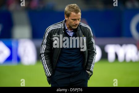 Amburgo, Germania. 6 Aprile, 2013. Amburgo allenatore Thorsten Fink sorge sul collaterale durante la Bundesliga partita di calcio tra Hamburger SV e SC Freiburg in Imtech Arena Soccer Stadium di Amburgo, Germania, 6 aprile 2013. Foto: Sven Hoppe/dpa/Alamy Live News Foto Stock